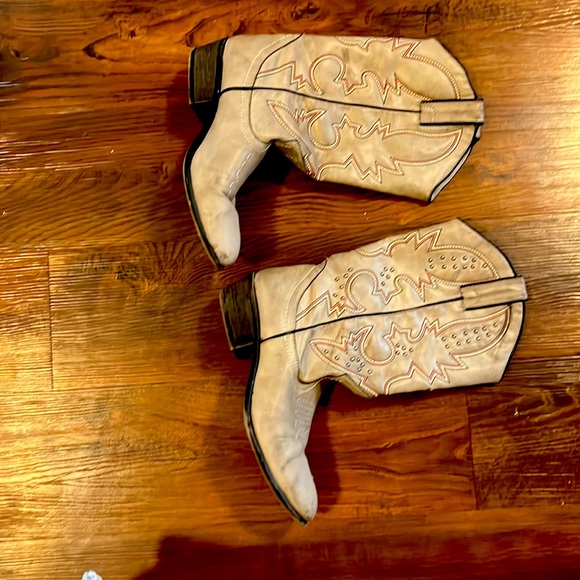 BAMBOO Shoes - Tan Cowboy Boots